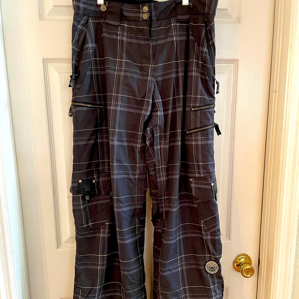 Snowboard pants